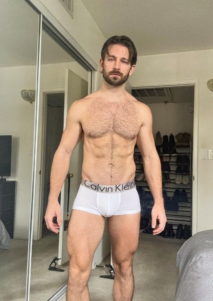 Derek Yates photo