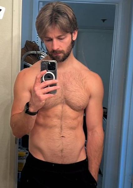 Derek Yates photo