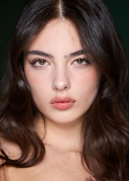 Deva Cassel photo