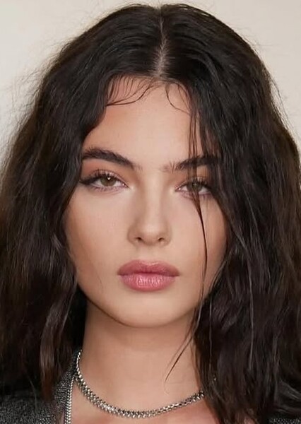 Deva Cassel photo