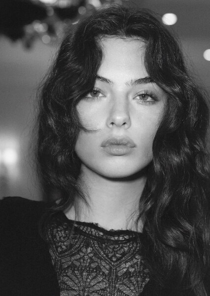 Deva Cassel photo