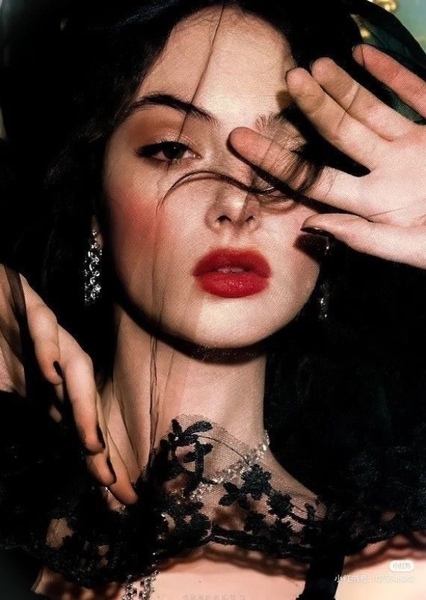 Deva Cassel photo