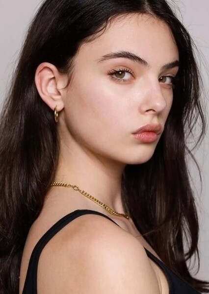 Deva Cassel photo