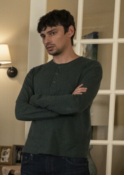 Devon Bostick photo