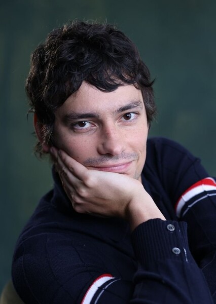 Devon Bostick photo