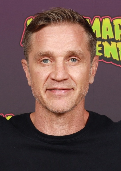 Devon Sawa photo