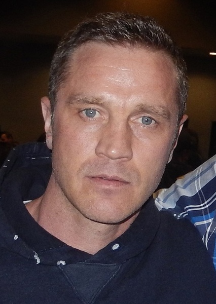Devon Sawa photo