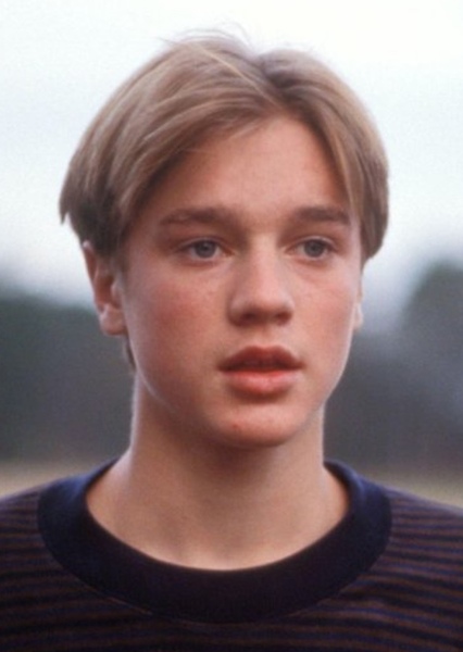 Devon Sawa photo