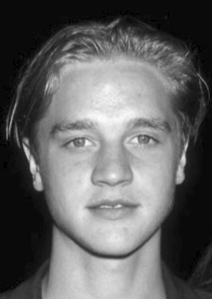 Devon Sawa photo