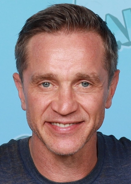 Devon Sawa photo