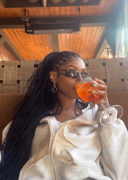 Diamond White photo