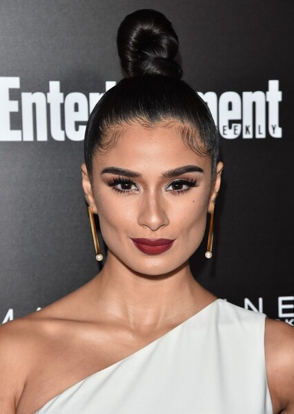 Diane Guerrero photo