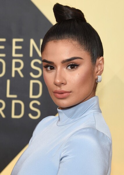 Diane Guerrero photo