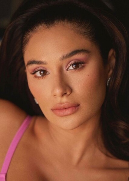 Diane Guerrero photo