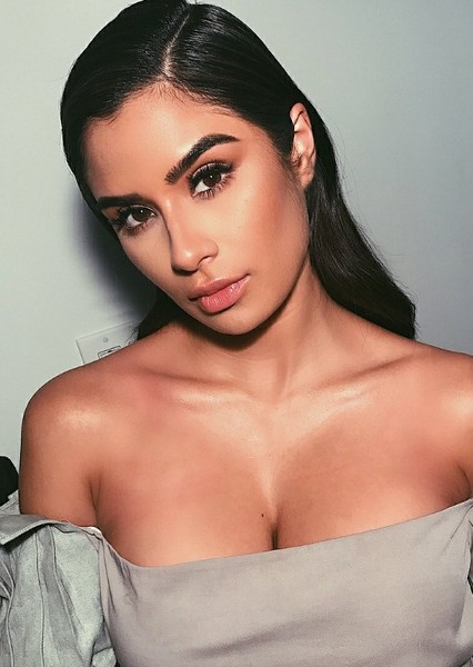 Diane Guerrero photo