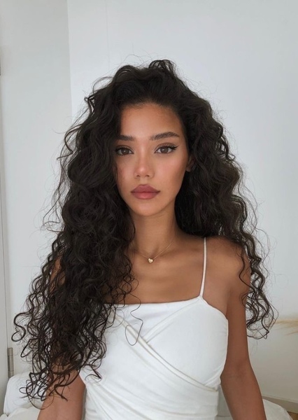 Dina Denoire