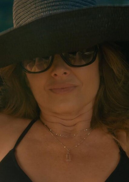 Dina Meyer photo