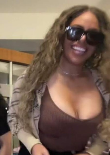 Dinah Jane Hansen photo