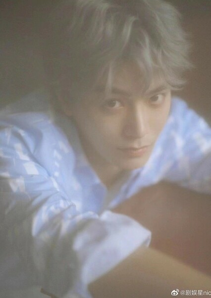 Ding Yuxi photo