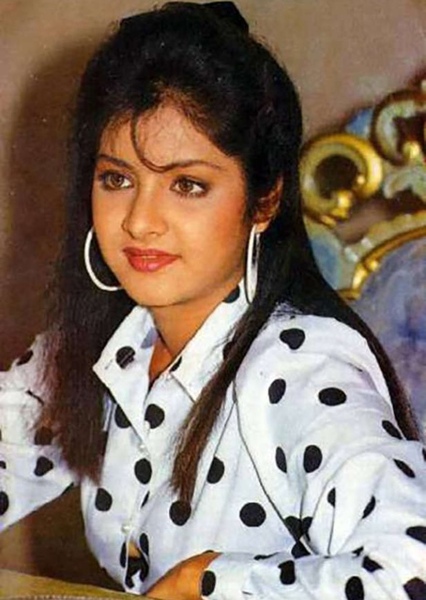 Divya Bharti photo