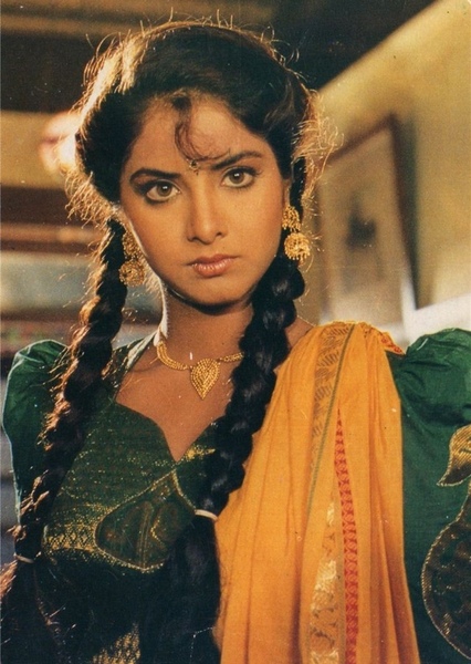 Divya Bharti photo