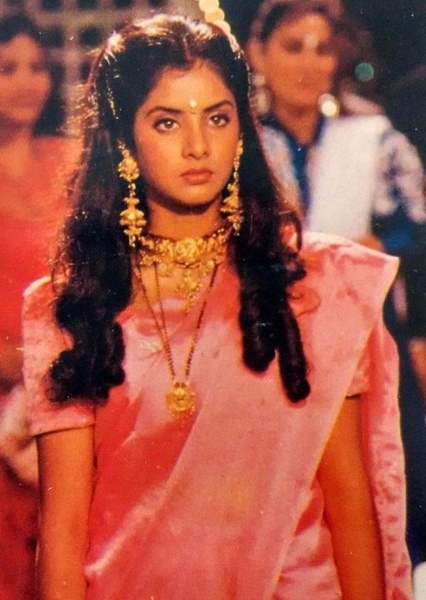 Divya Bharti photo