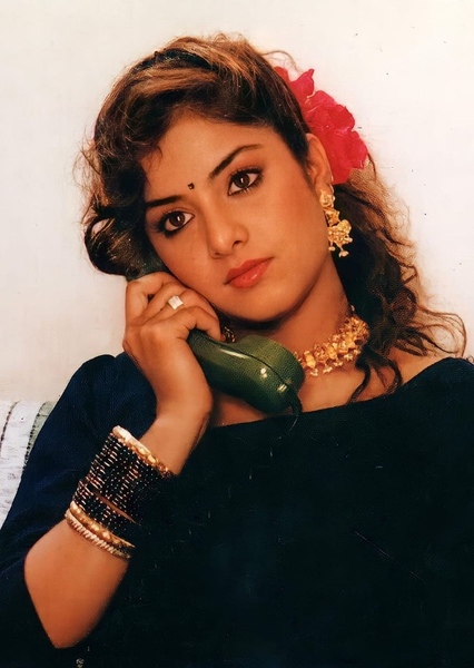Divya Bharti photo