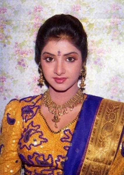 Divya Bharti photo