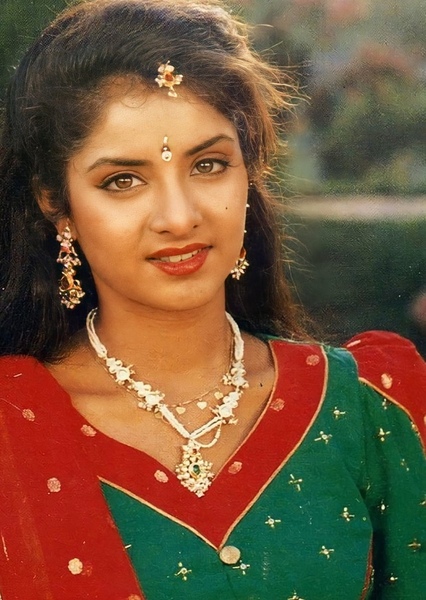 Divya Bharti photo