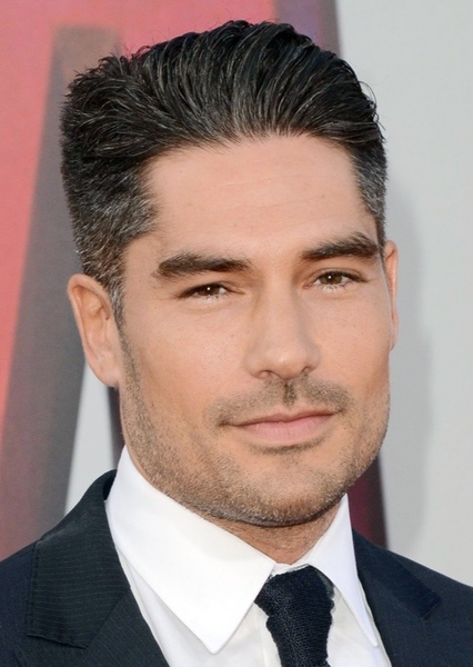 DJ Cotrona photo