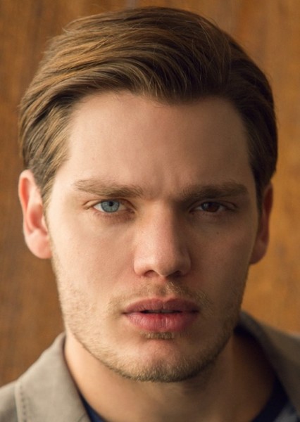 Dominic Sherwood photo