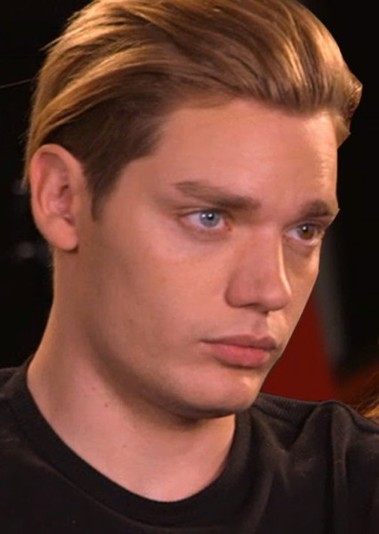 Dominic Sherwood photo