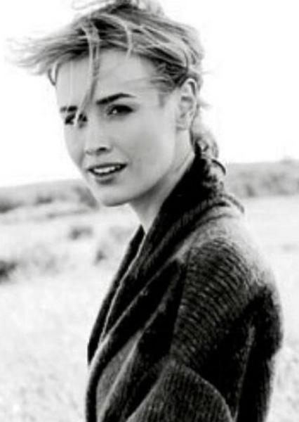 Dominique McElligott photo