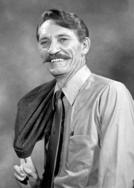 Don Pendleton photo