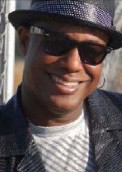 Dorian Holley photo