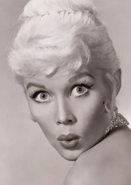 Dorothy Provine photo
