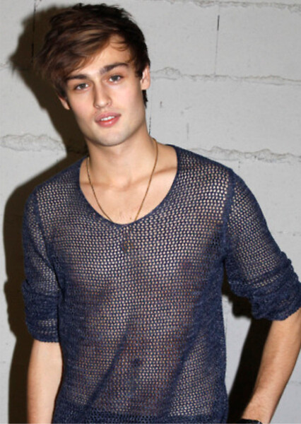 Douglas Booth photo