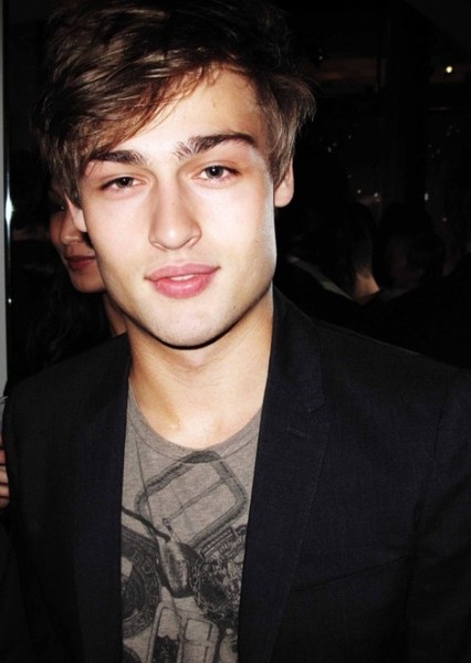 Douglas Booth photo