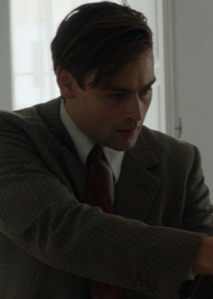 Douglas Booth