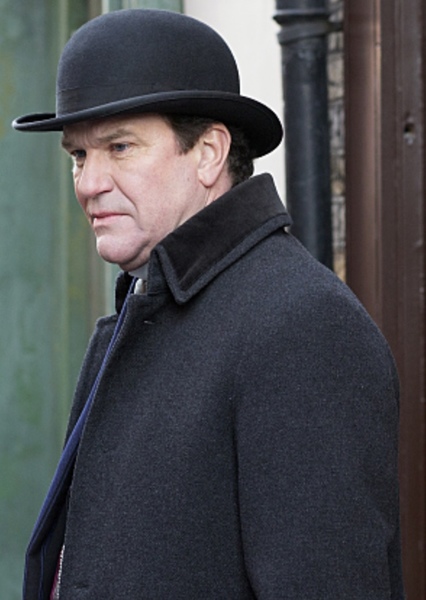 Douglas Hodge photo