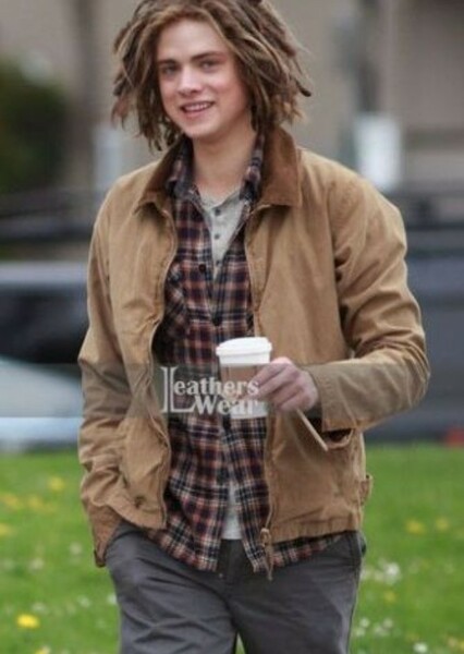 Douglas Smith photo