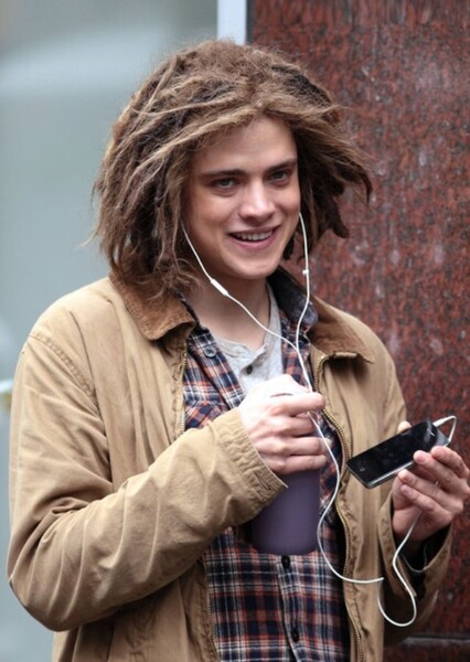 Douglas Smith photo