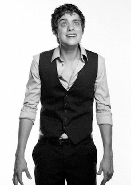 Douglas Smith photo