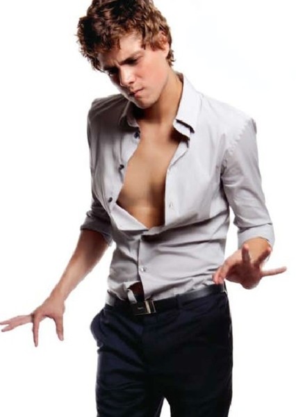 Douglas Smith photo
