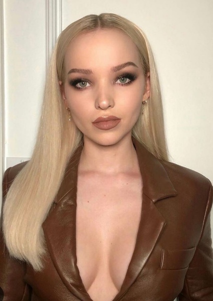 Dove Cameron photo