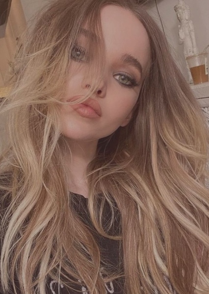 Dove Cameron photo