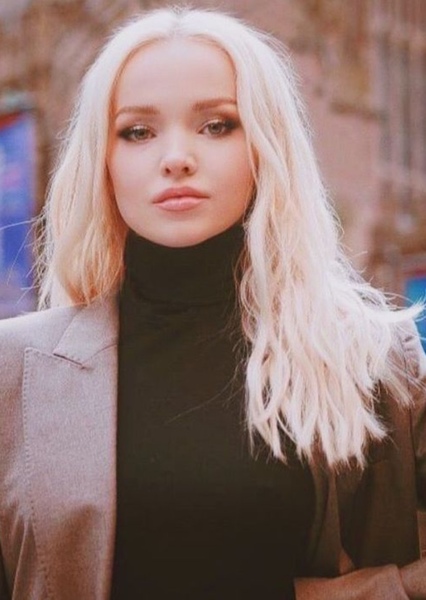 Dove Cameron photo