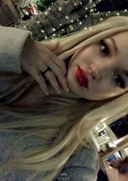 Dove Cameron photo