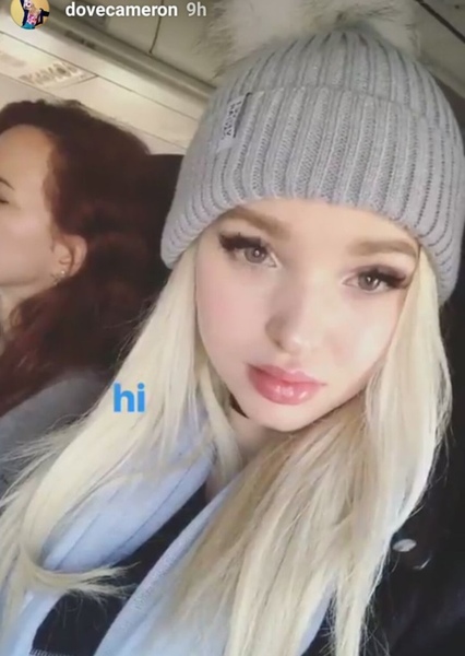 Dove Cameron photo