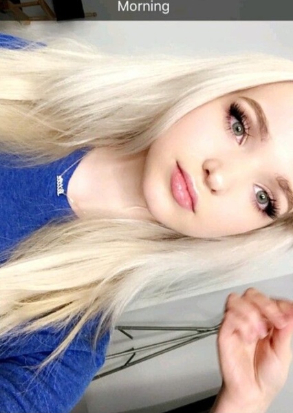 Dove Cameron photo